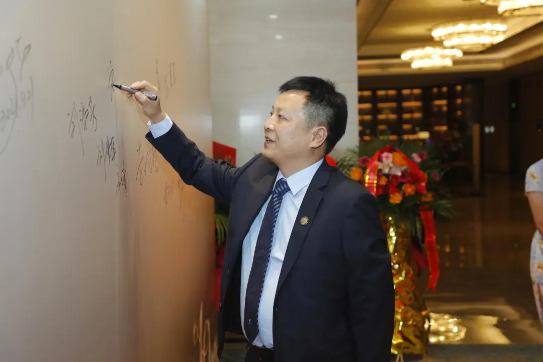 踐創(chuàng)業(yè)初心，擔使命前行